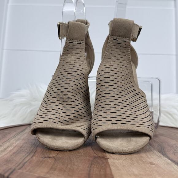 Express Shoes Womens Size 7 Block Heel Sandals Cutout Peep Toe Ankle Strap Dress - Picture 5 of 8